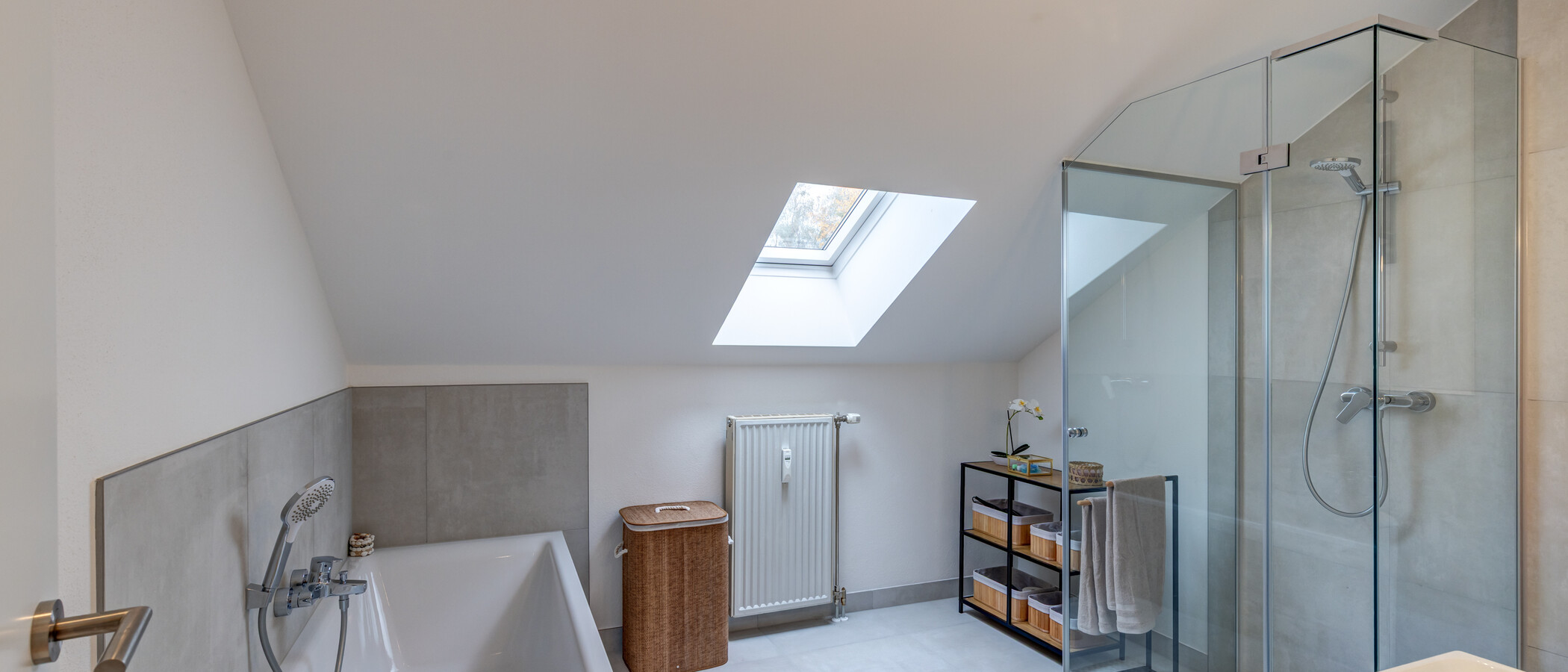 Dachgeschosswohnung München Solln 01 Badezimmer 15038