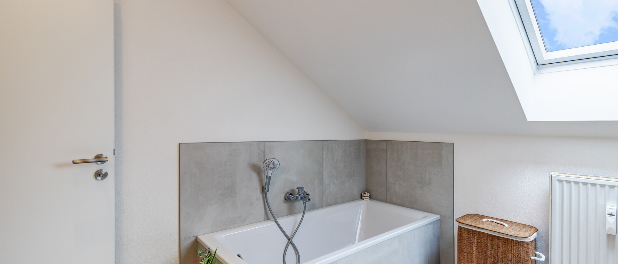 Dachgeschosswohnung München Solln 04 Badezimmer 15038