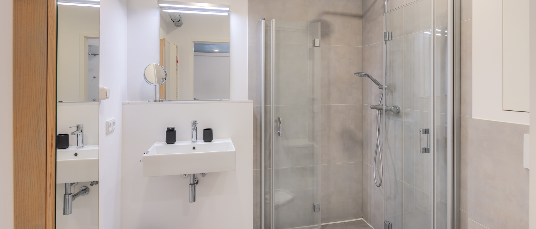 Wohnung Fahrenzhausen 01 Badezimmer 15056