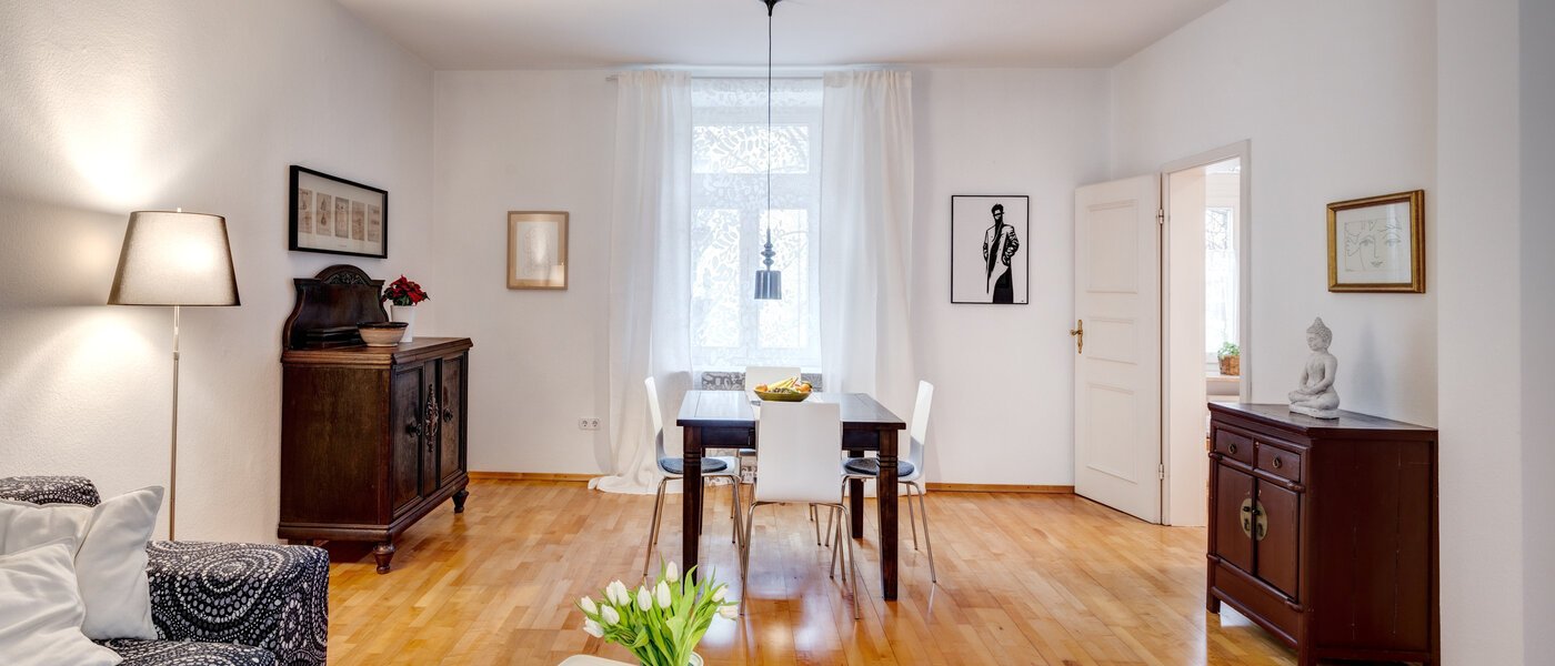 Wohnung München Neuhausen 02 Wohnzimmer 1537