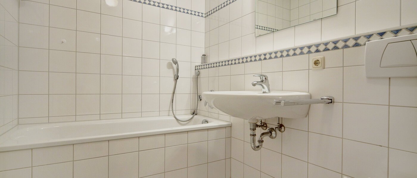 Maisonettewohnung München Waldtrudering 01 Badezimmer 1557