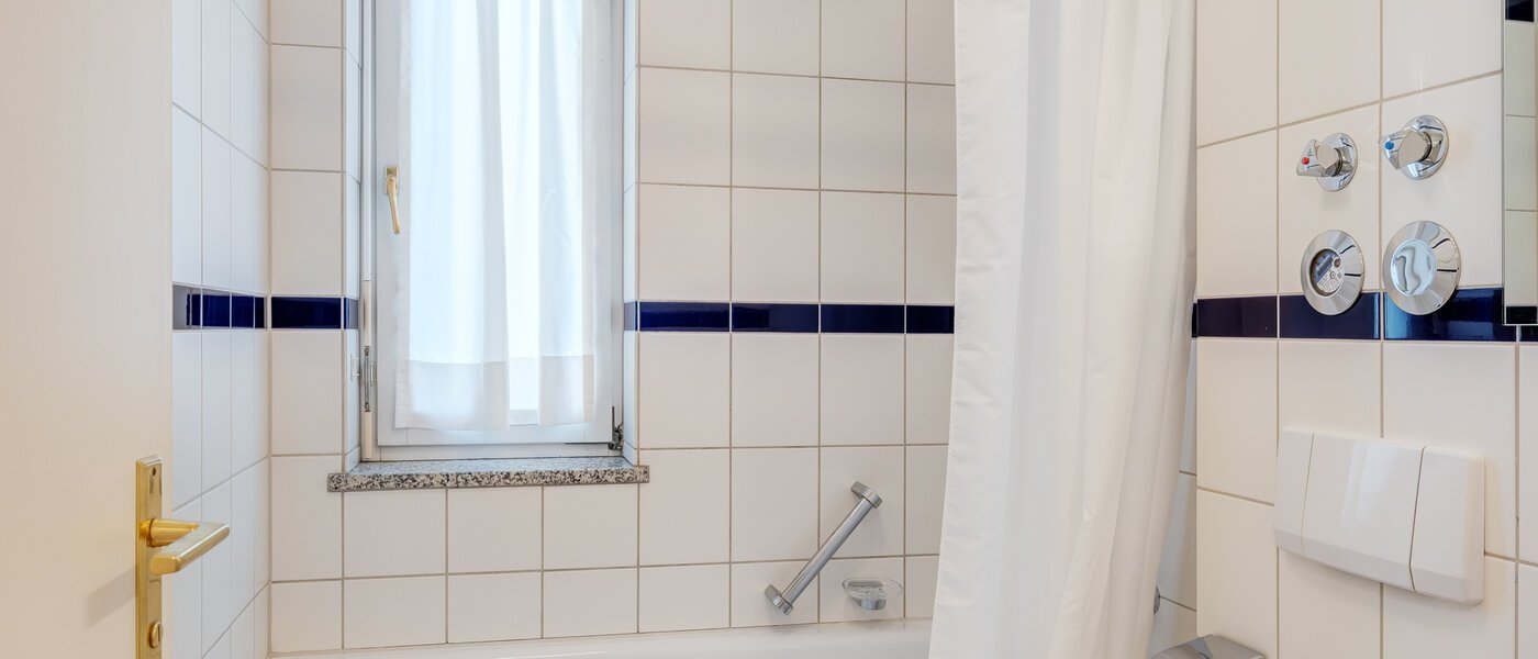 Wohnung München Haidhausen 01 Badezimmer 1562