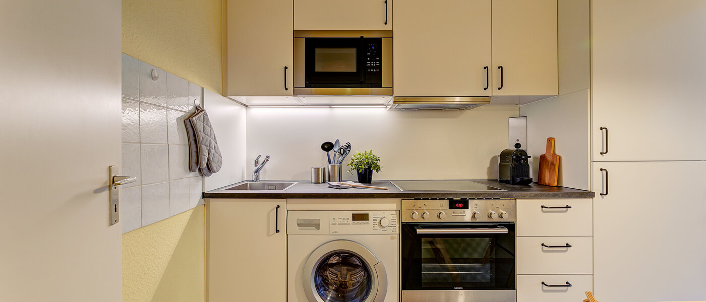 Wohnung München Schwabing (rechts der Leopoldstraße) 01 Küche 1666