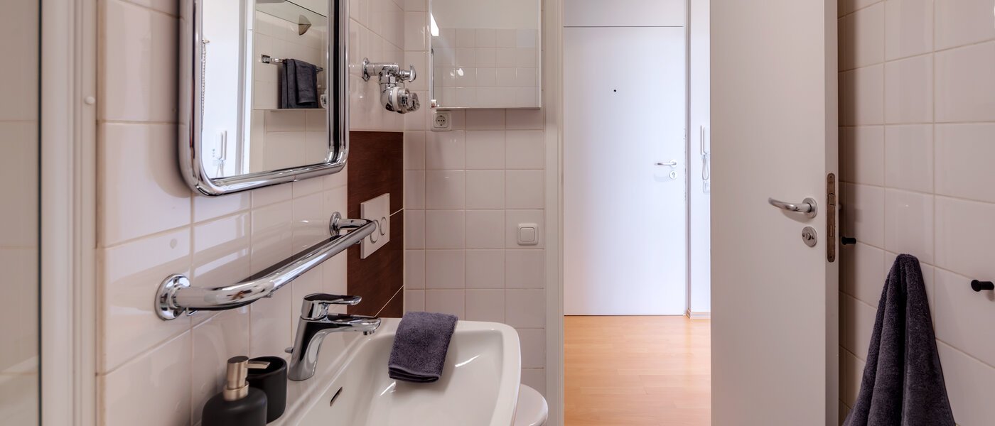 Wohnung München Schwabing-Nord (zw. Leopoldstraße & Englischen Garten) 02 Badezimmer 1739