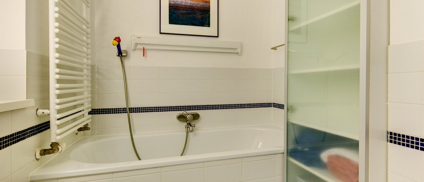 Wohnung München Großhadern 01 Badezimmer 2051