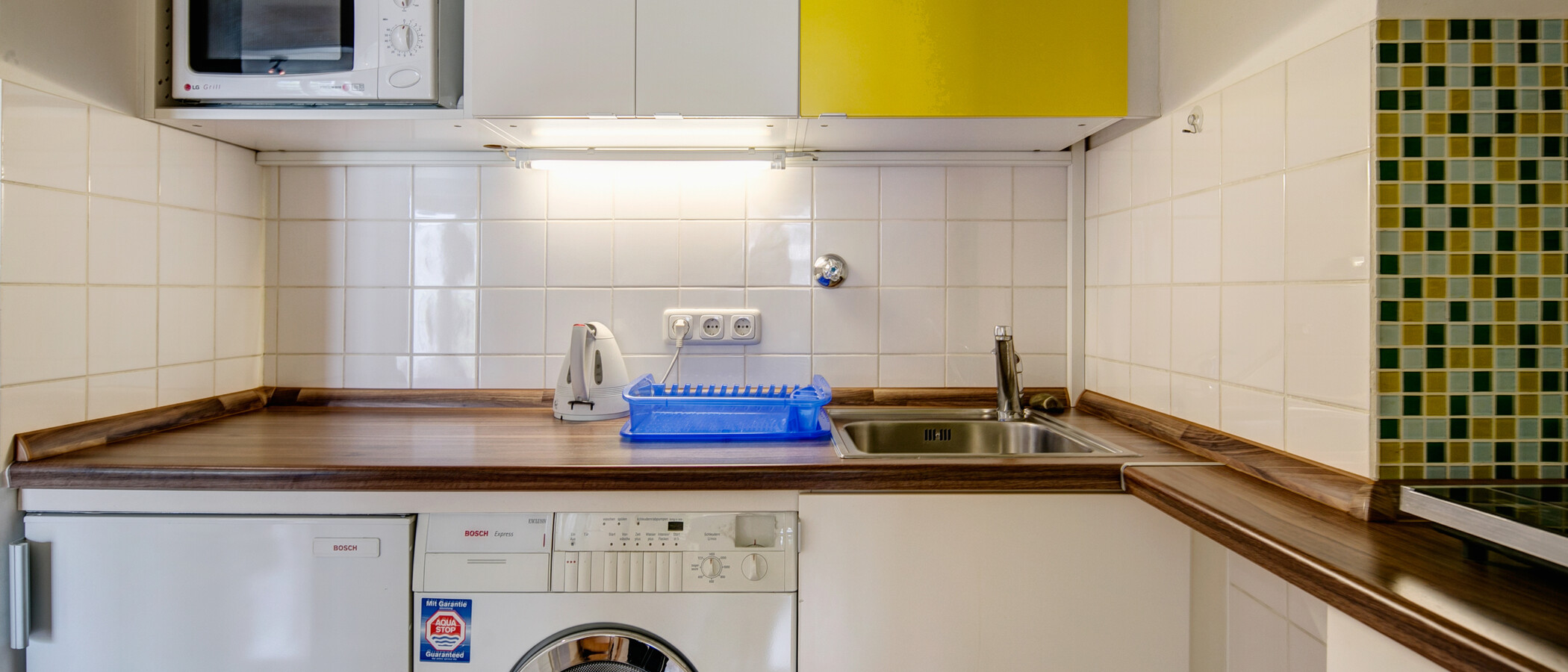 Wohnung München Schwabing (links der Leopoldstraße) 01 Küche 2236