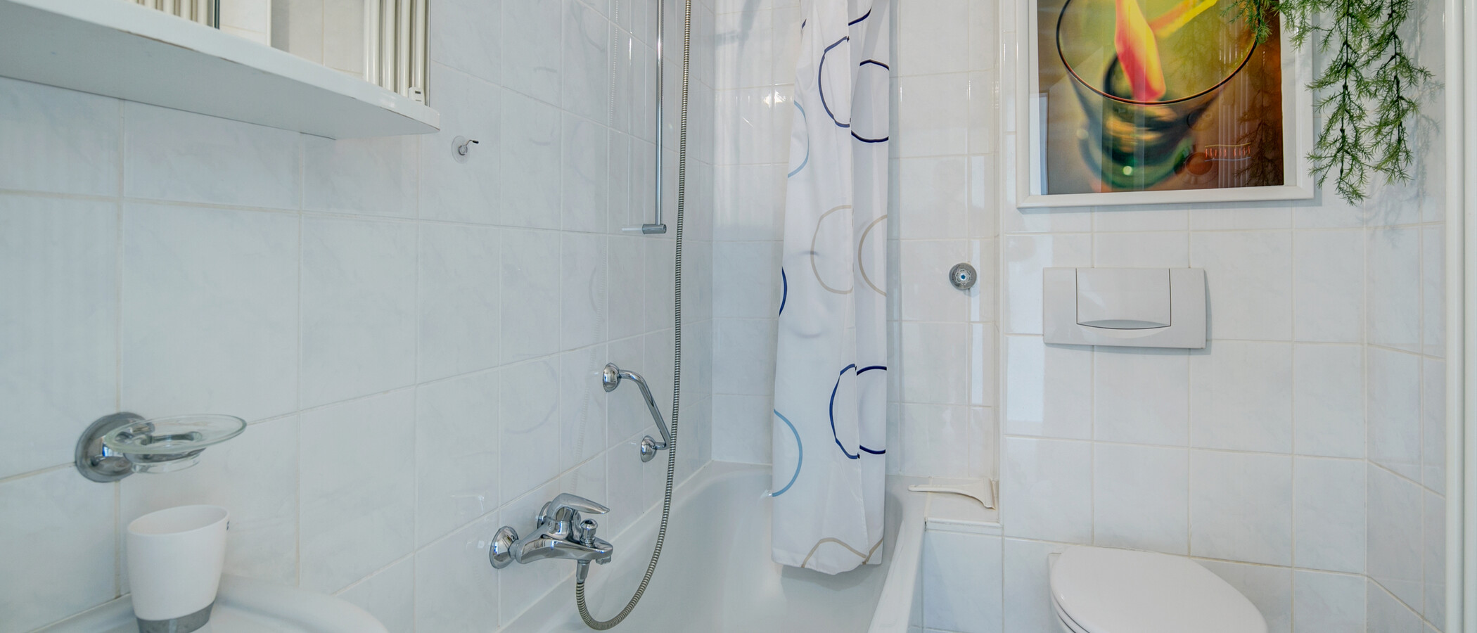 Wohnung München Schwabing (links der Leopoldstraße) 01 Badezimmer 2236