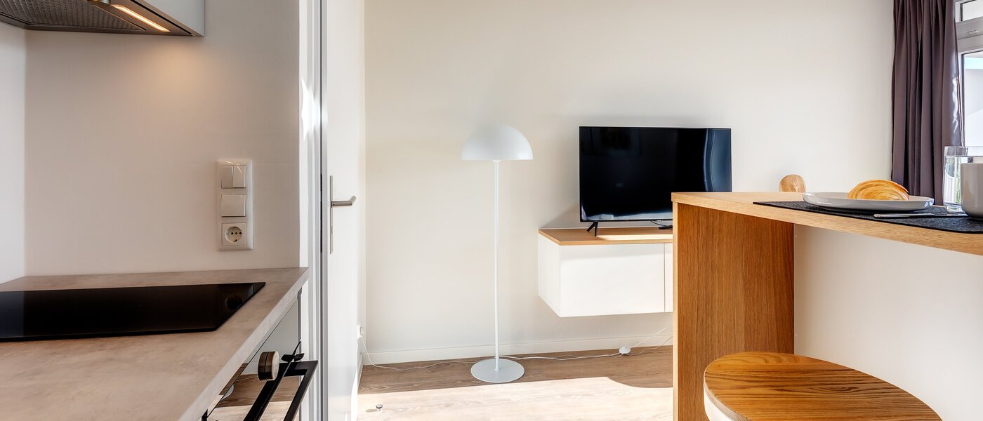 Apartment München Schwabing-Nord (zw. Leopoldstraße & Englischen Garten) 04 Küche 2242