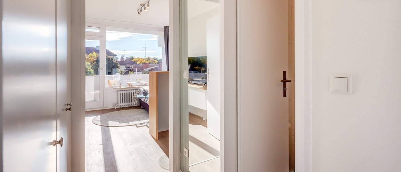 Apartment München Schwabing-Nord (zw. Leopoldstraße & Englischen Garten) 02 Flur/Gang 2242