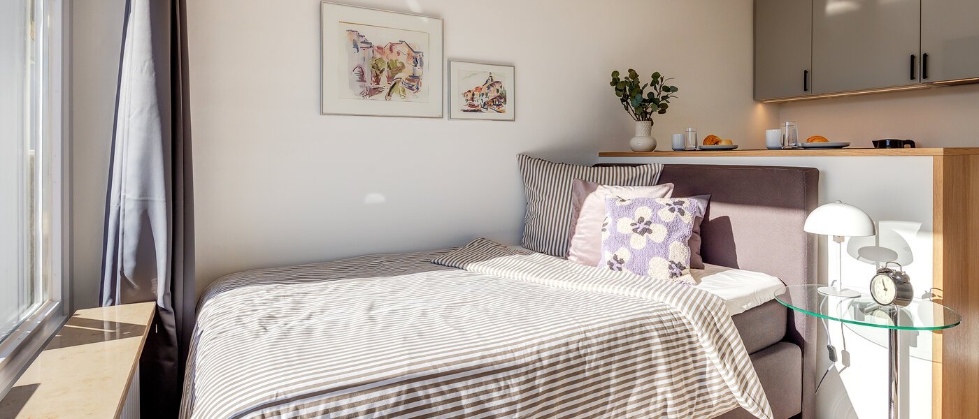 Apartment München Schwabing-Nord (zw. Leopoldstraße & Englischen Garten) 02 Schlafbereich 2242