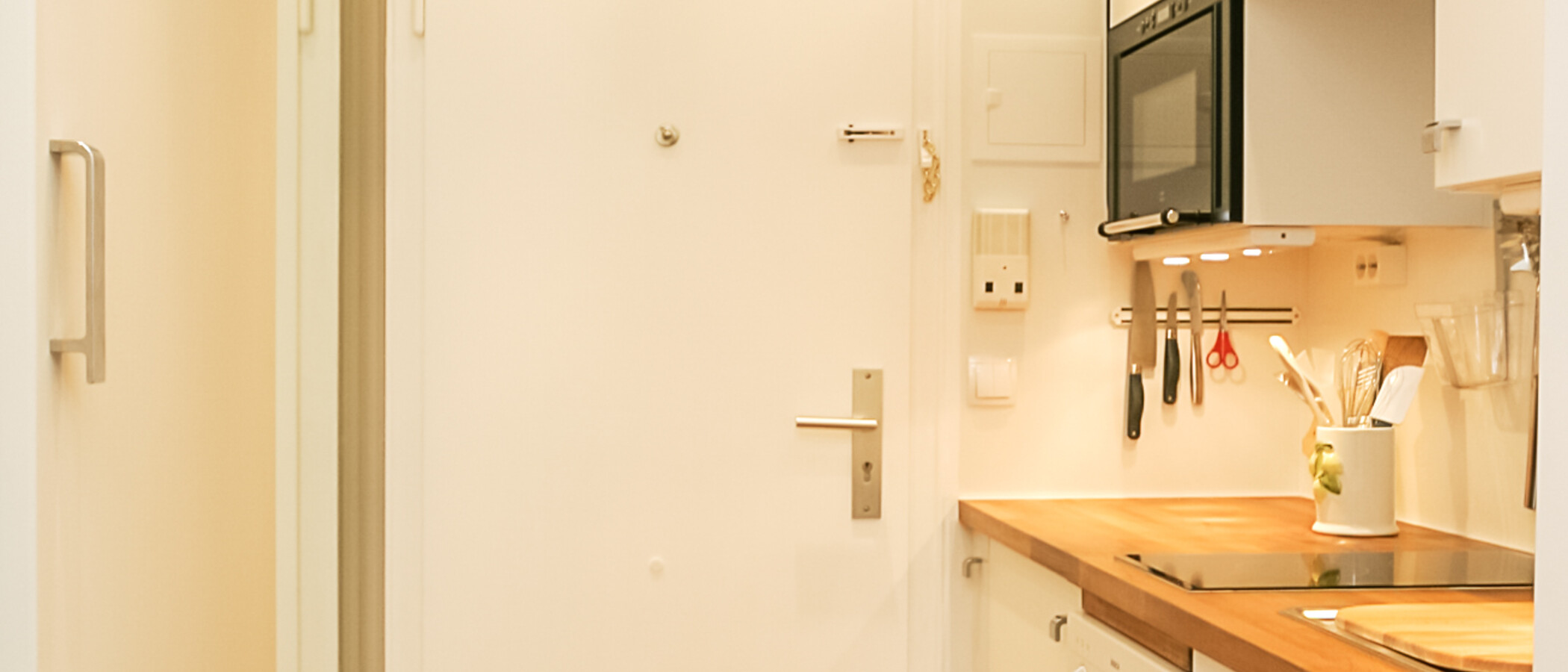Apartment München Schwabing (links der Leopoldstraße) 01 Küche 2333