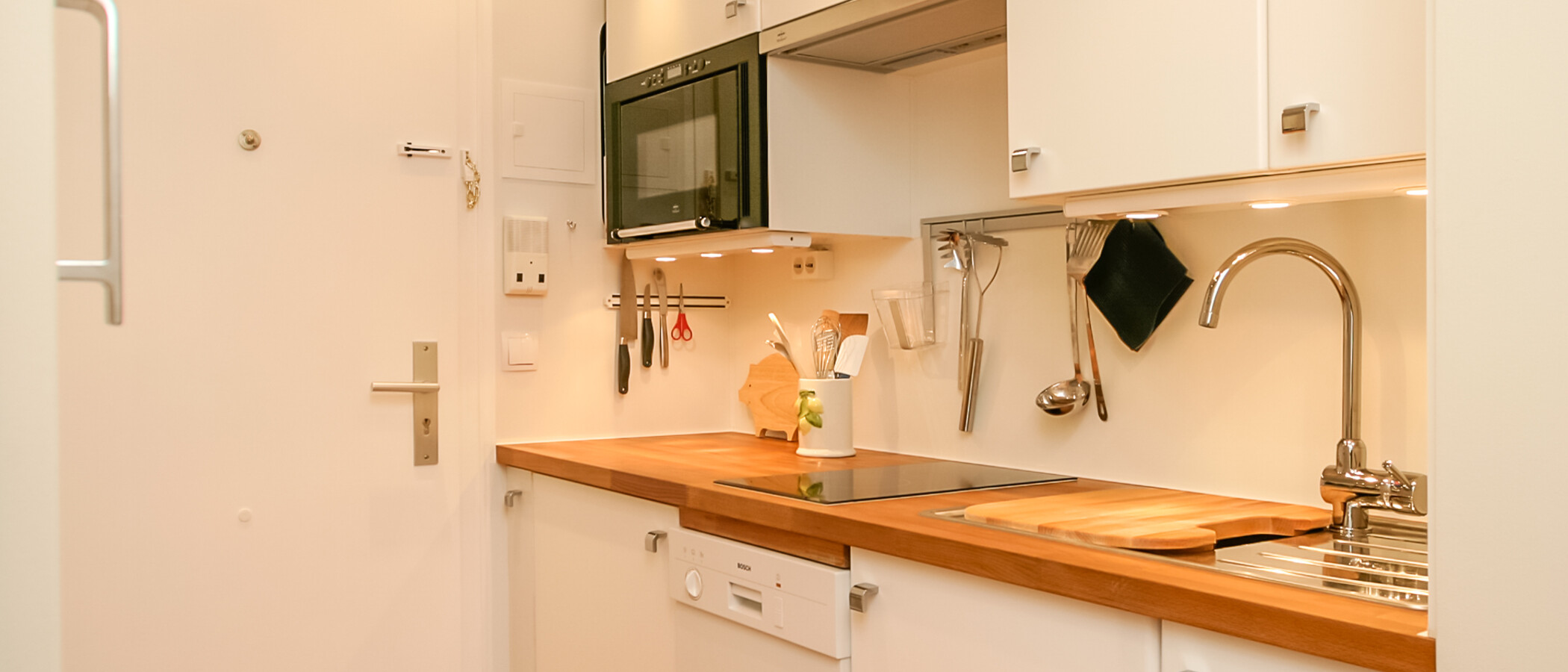 Apartment München Schwabing (links der Leopoldstraße) 02 Küche 2333