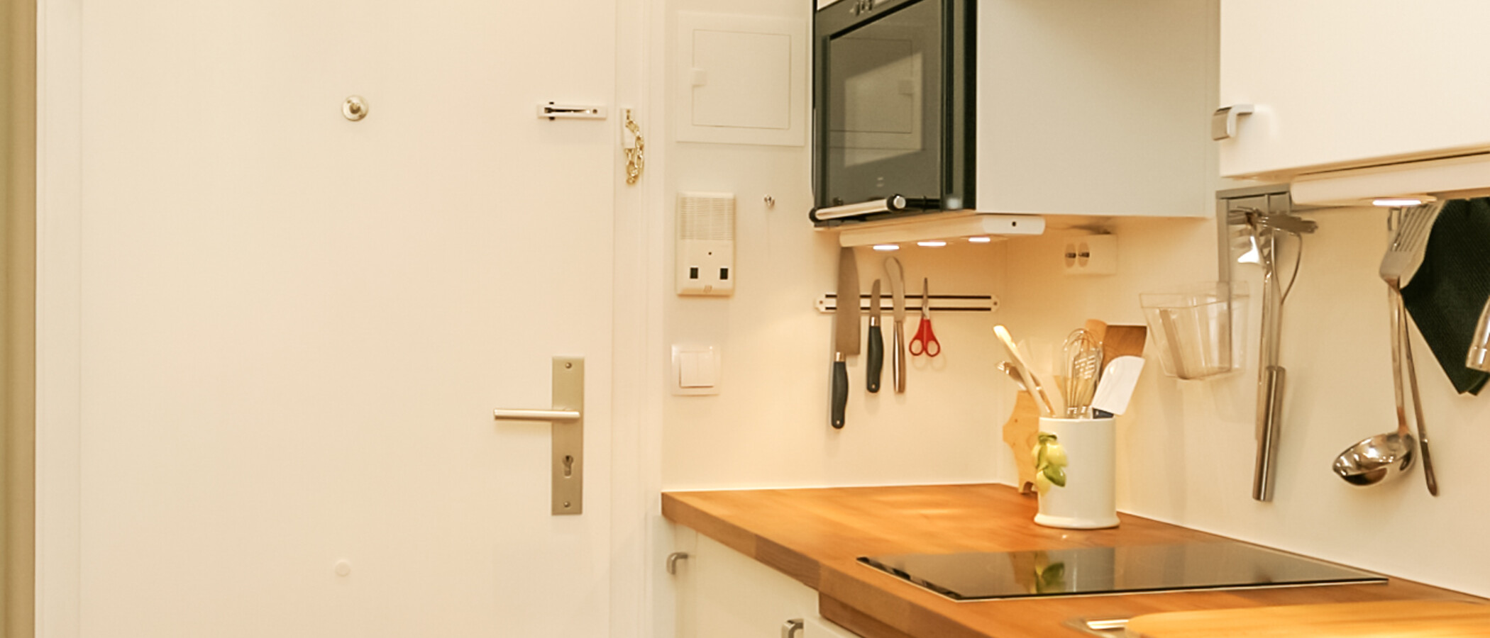 Apartment München Schwabing (links der Leopoldstraße) 01 Flur/Gang 2333