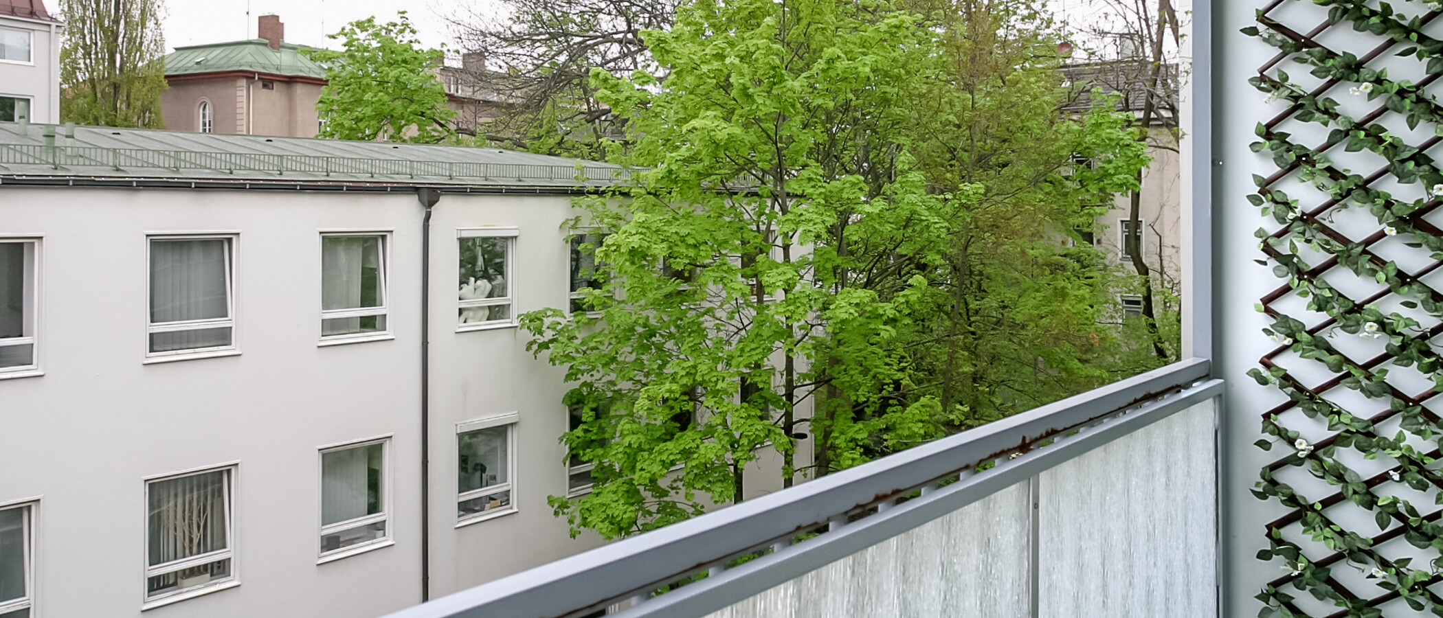 Apartment München Schwabing (links der Leopoldstraße) 03 Balkon 2333