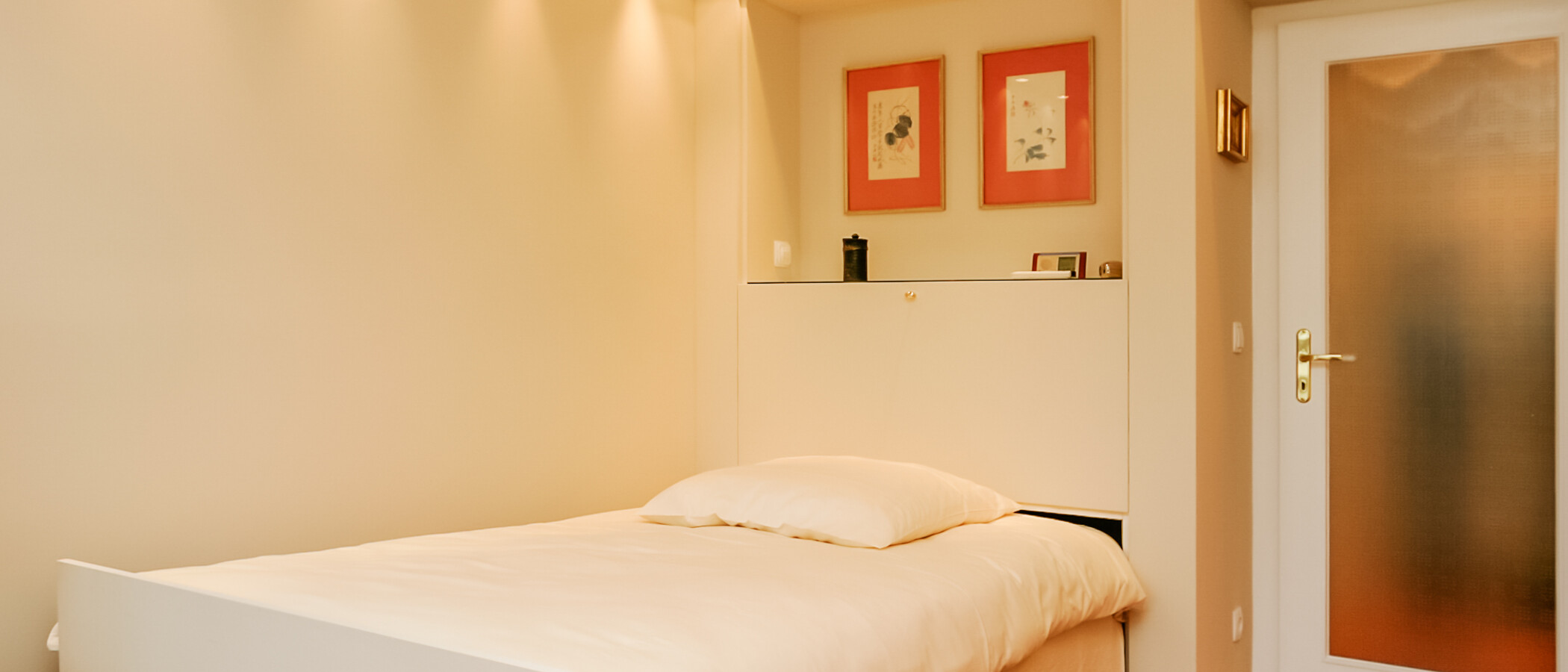 Apartment München Schwabing (links der Leopoldstraße) 01 Schlafen 2333
