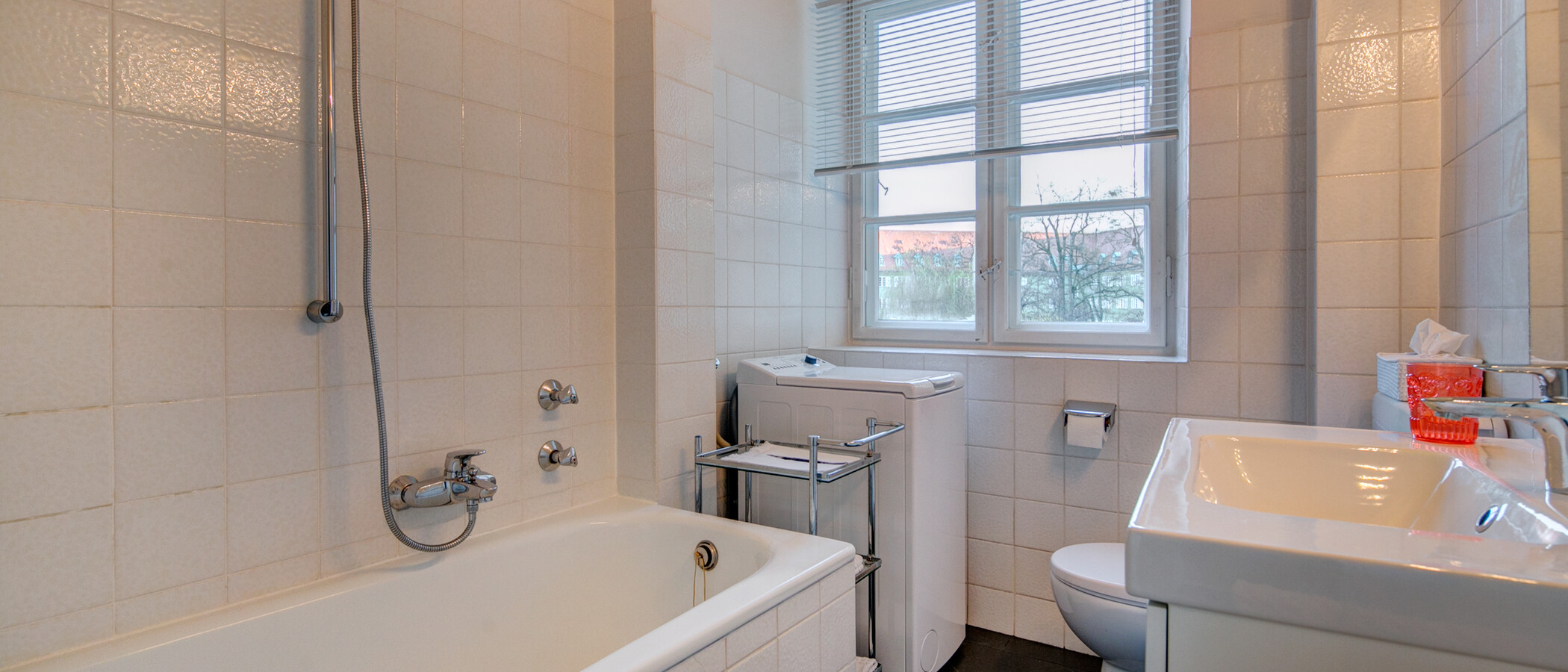 Wohnung München Moosach 02 Badezimmer 2354