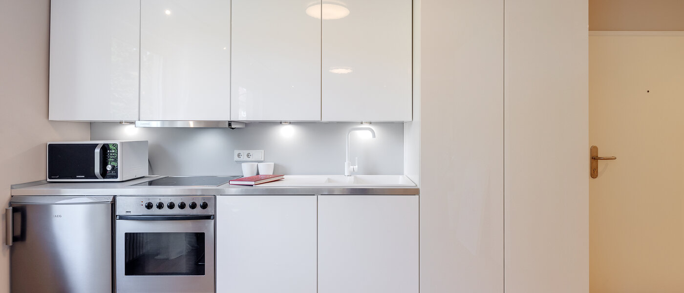 Wohnung München Schwabing (links der Leopoldstraße) 01 Küche 2407