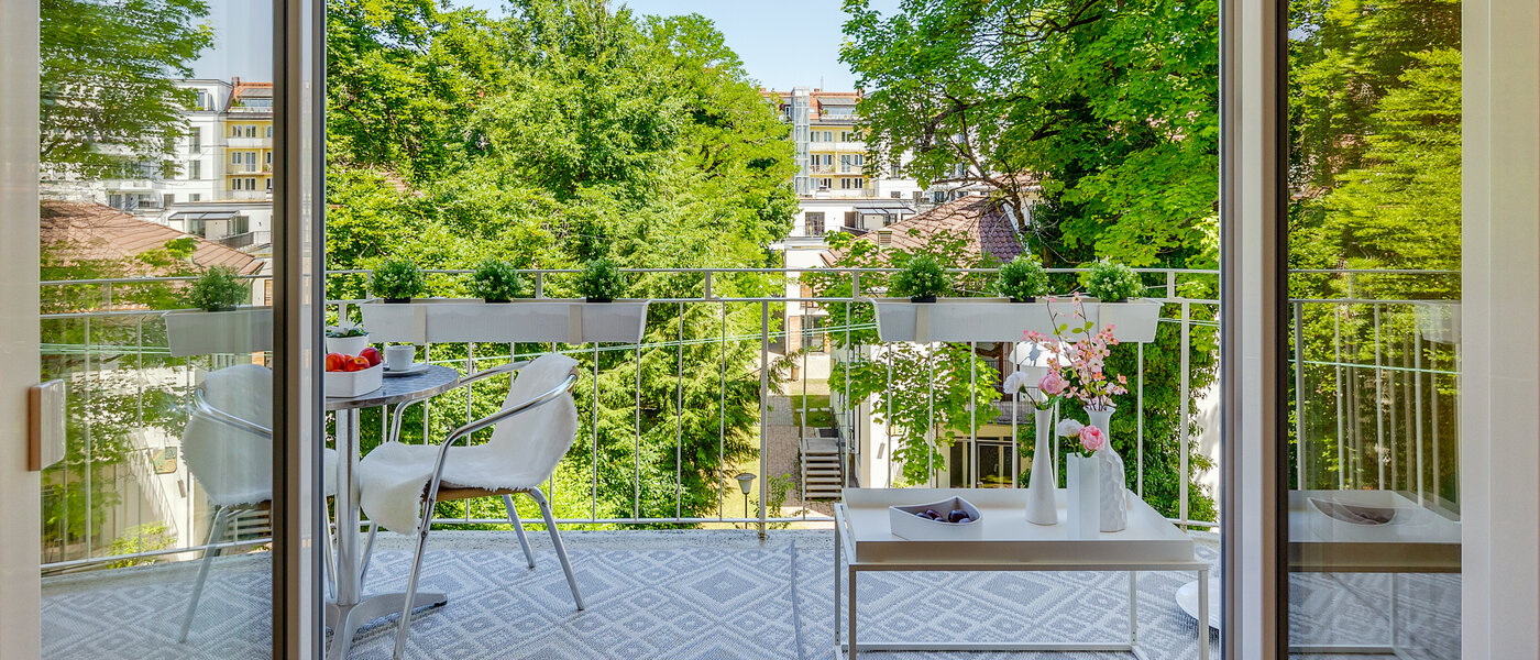 Wohnung München Schwabing (links der Leopoldstraße) 01 Balkon 2407