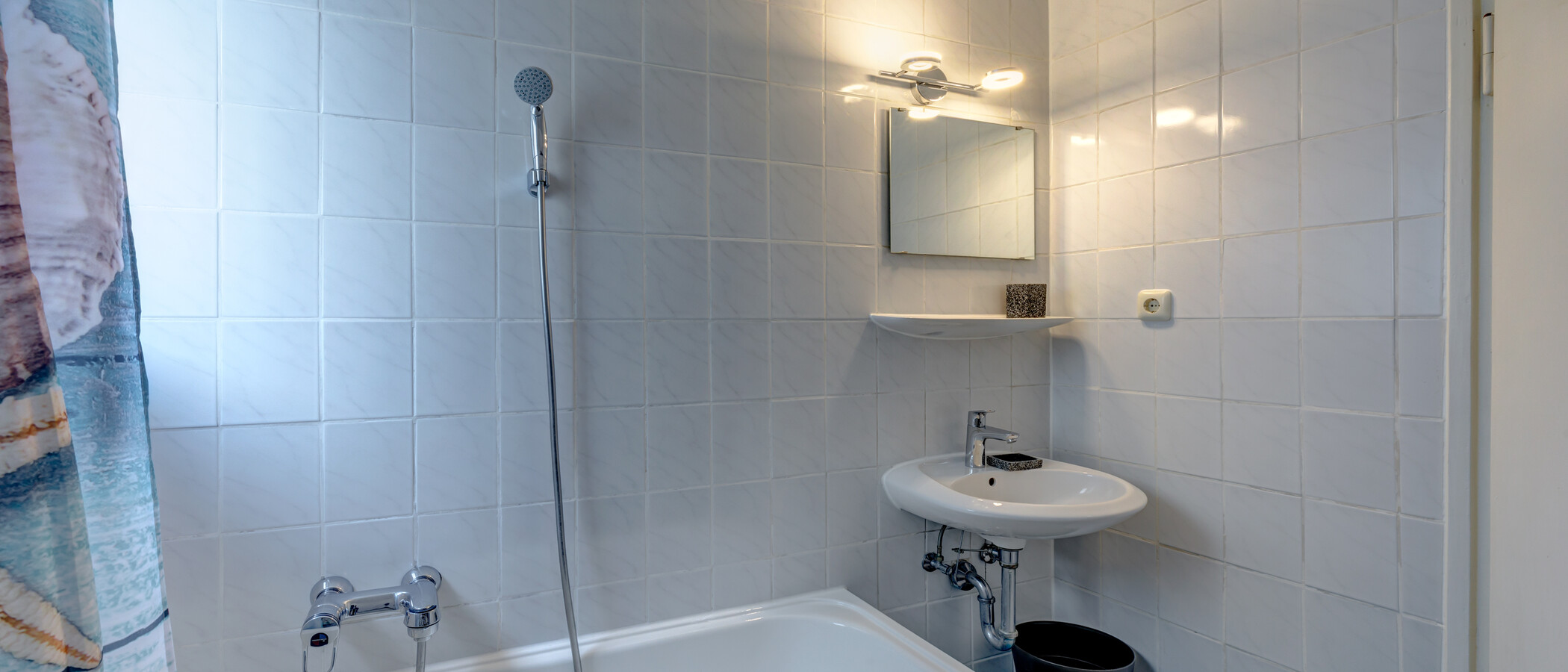 Apartment München Neuhausen 01 Badezimmer 2682