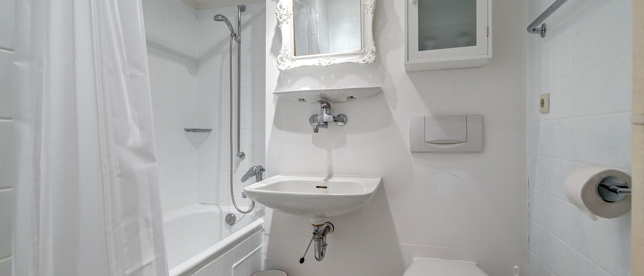 Apartment München Schwabing (links der Leopoldstraße) 02 Badezimmer 2684
