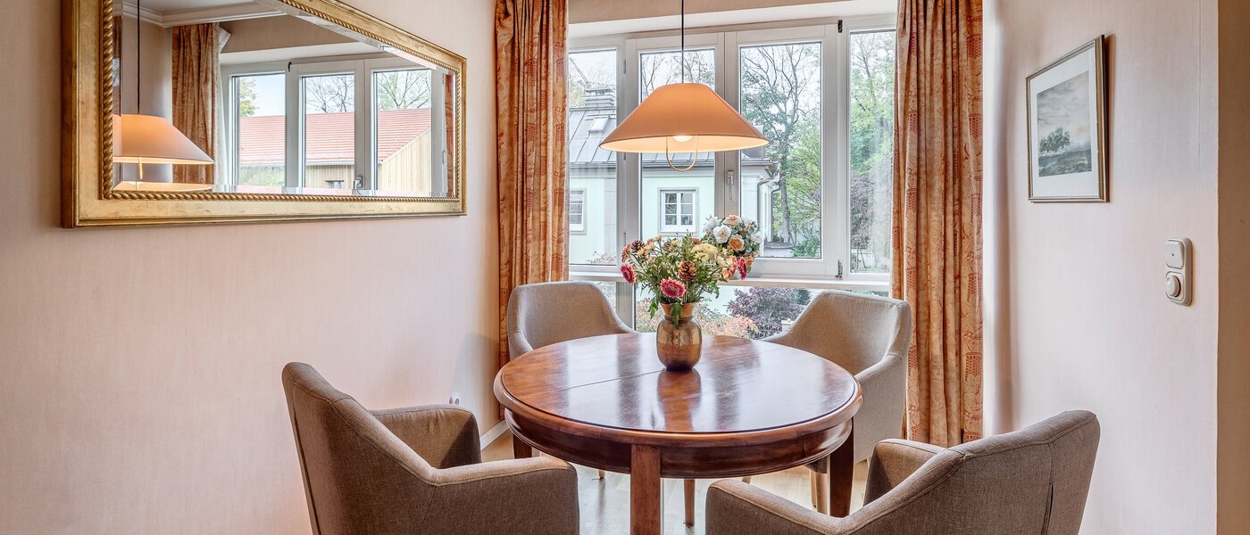 Wohnung München Schwabing (rechts der Leopoldstraße) 01 Essbereich 2699