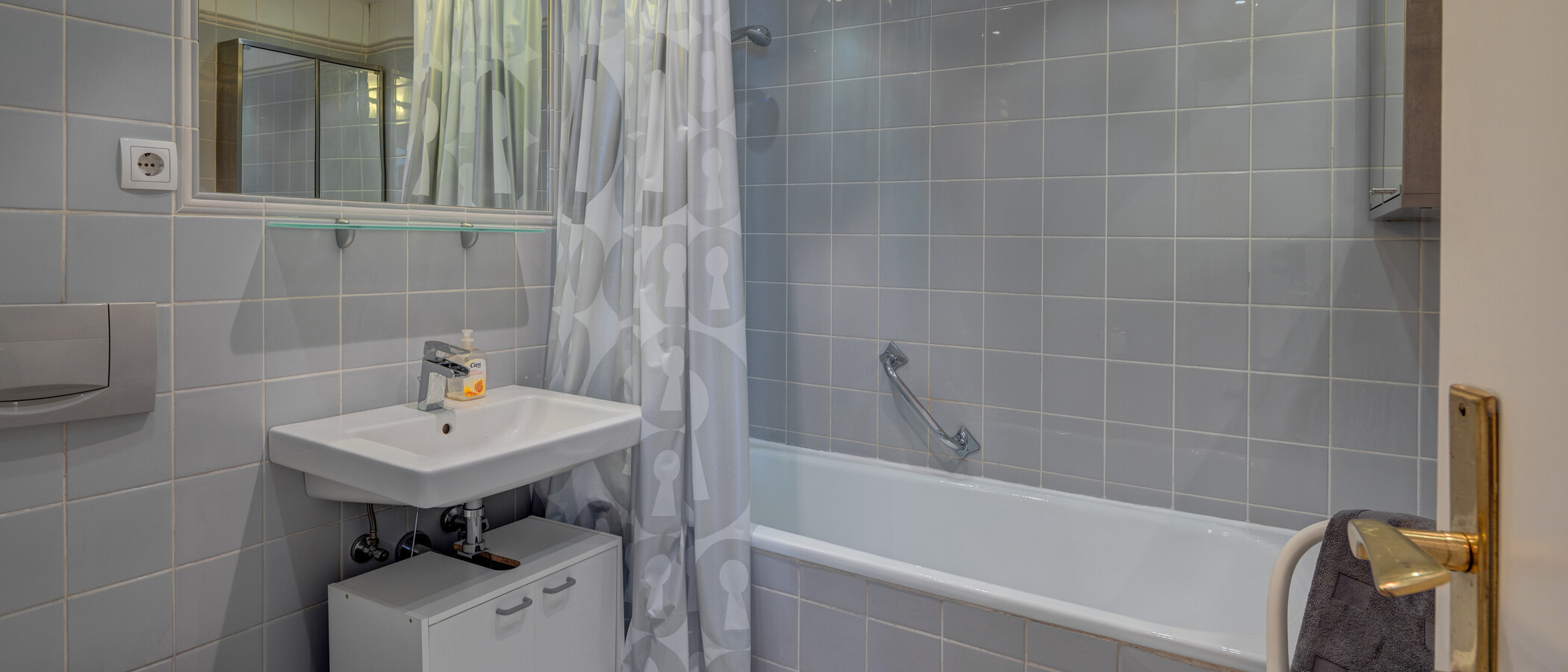 Dachterrassenwohnung München Neuhausen 01 Badezimmer 2774