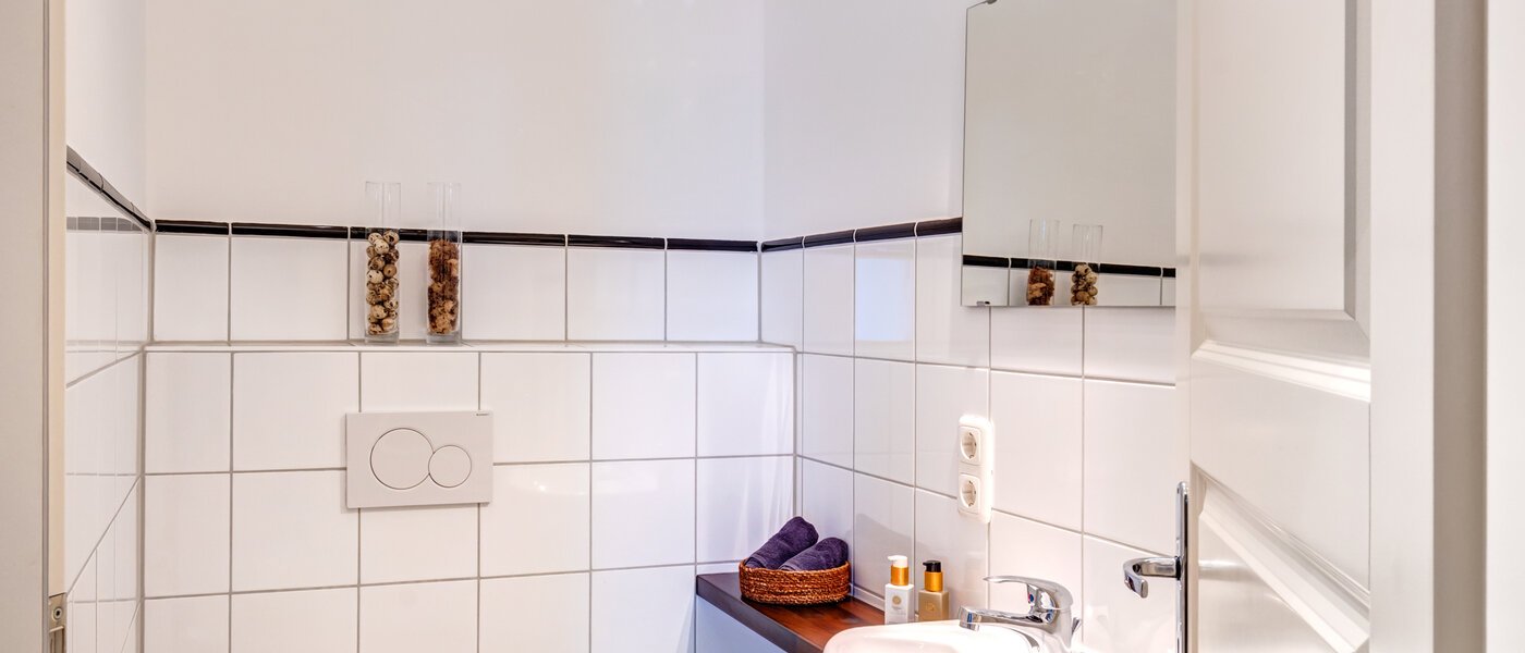 Wohnung München Gärtnerplatzviertel 01 Gäste-WC 3036