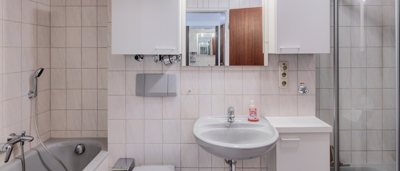 Wohnung München Harlaching 01 Badezimmer 3096