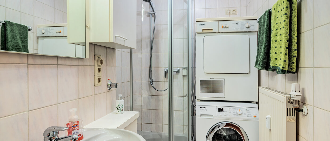 Wohnung München Harlaching 01 Badezimmer 3096