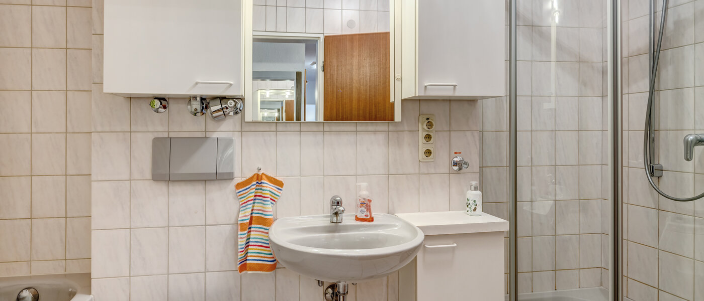 Wohnung München Harlaching 02 Badezimmer 3096