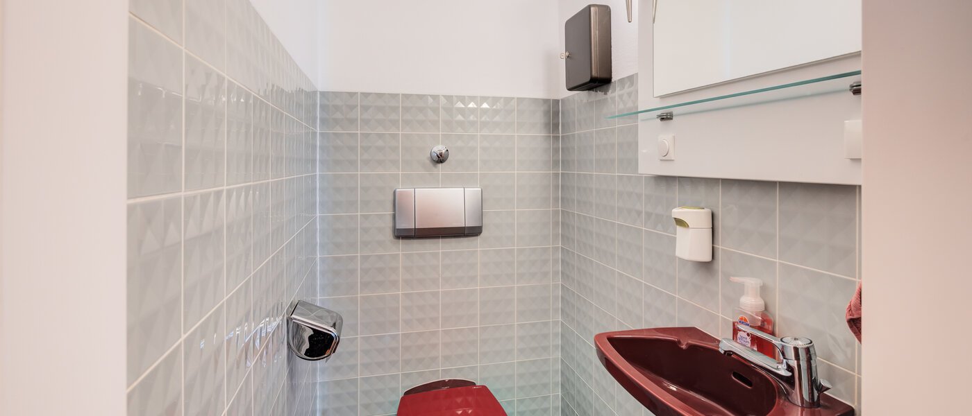 Wohnung München Harlaching 01 Gäste-WC 3096