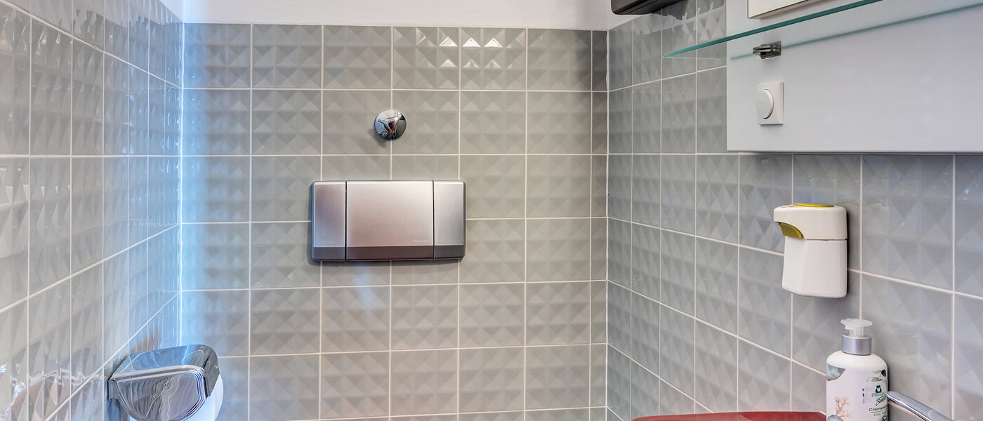 Wohnung München Harlaching 01 Gäste-WC 3096