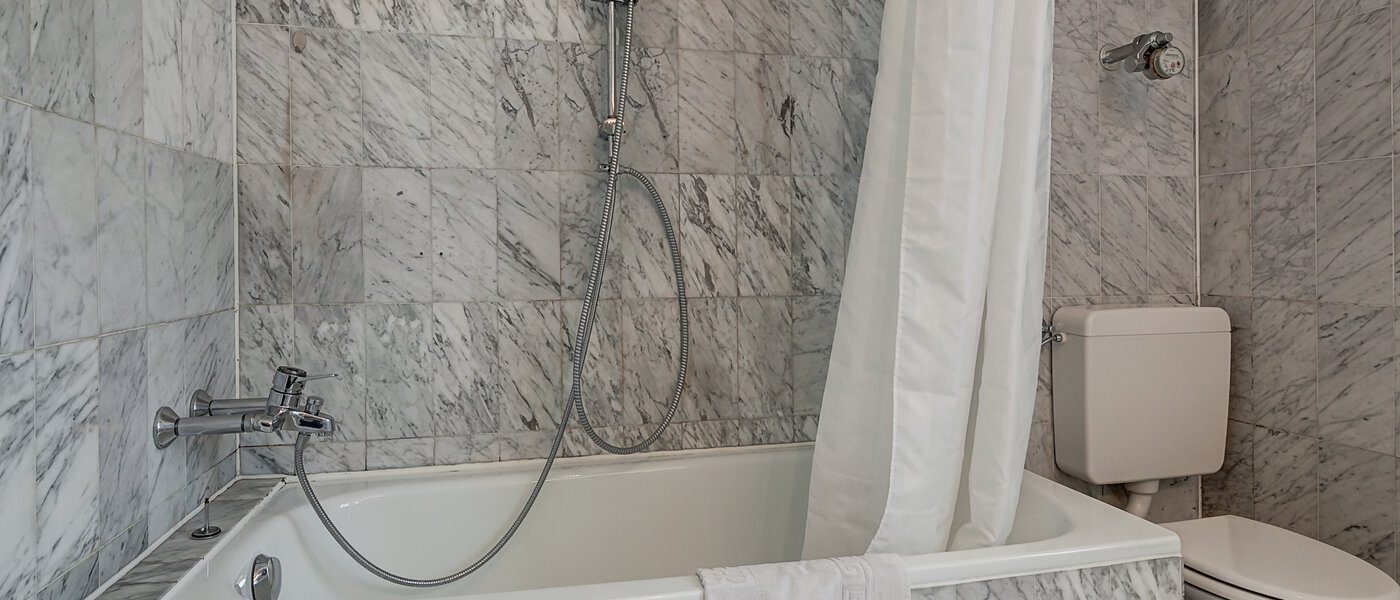 Dachgeschosswohnung München Zentrum 01 Badezimmer 3130