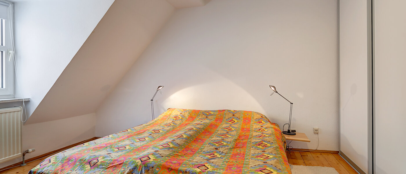 Dachgeschosswohnung München Zentrum 01 Schlafen 3130