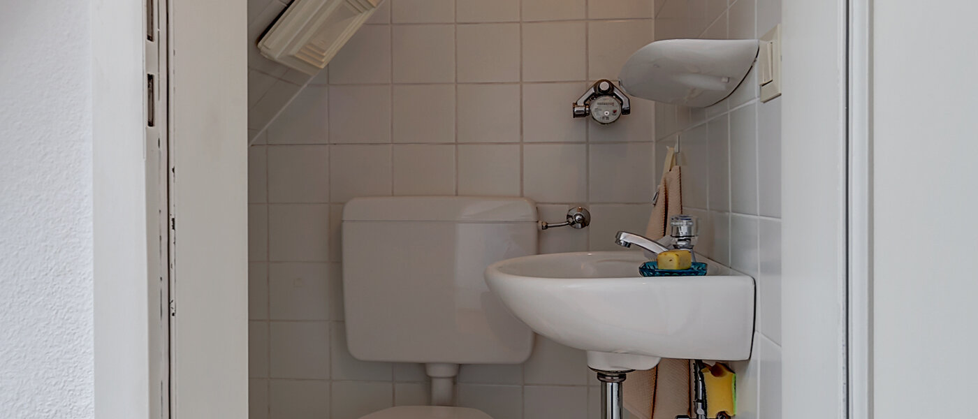 Dachgeschosswohnung München Zentrum 01 Gäste-WC 3130