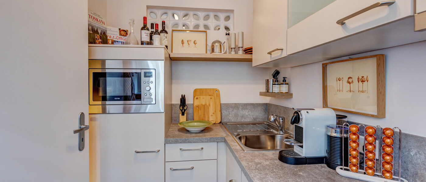 Wohnung München Schwabing (links der Leopoldstraße) 02 Küche 3177