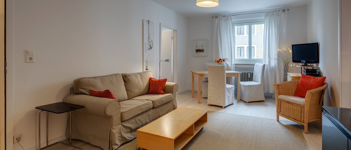Wohnung München Schwabing (links der Leopoldstraße) 01 Wohnzimmer 3177