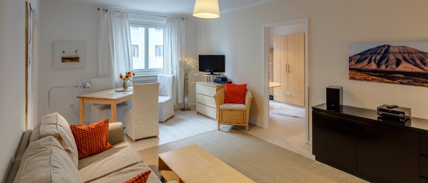 Wohnung München Schwabing (links der Leopoldstraße) 02 Wohnzimmer 3177