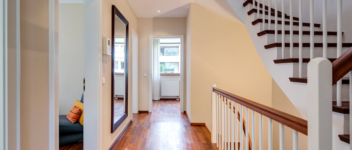 Doppelhaushälfte München Schwabing (links der Leopoldstraße) 03 Flur/Gang 3396