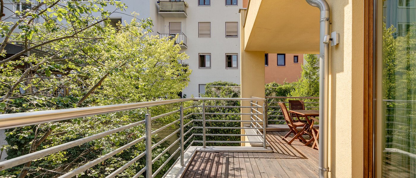 Doppelhaushälfte München Schwabing (links der Leopoldstraße) 02 Balkon 3396