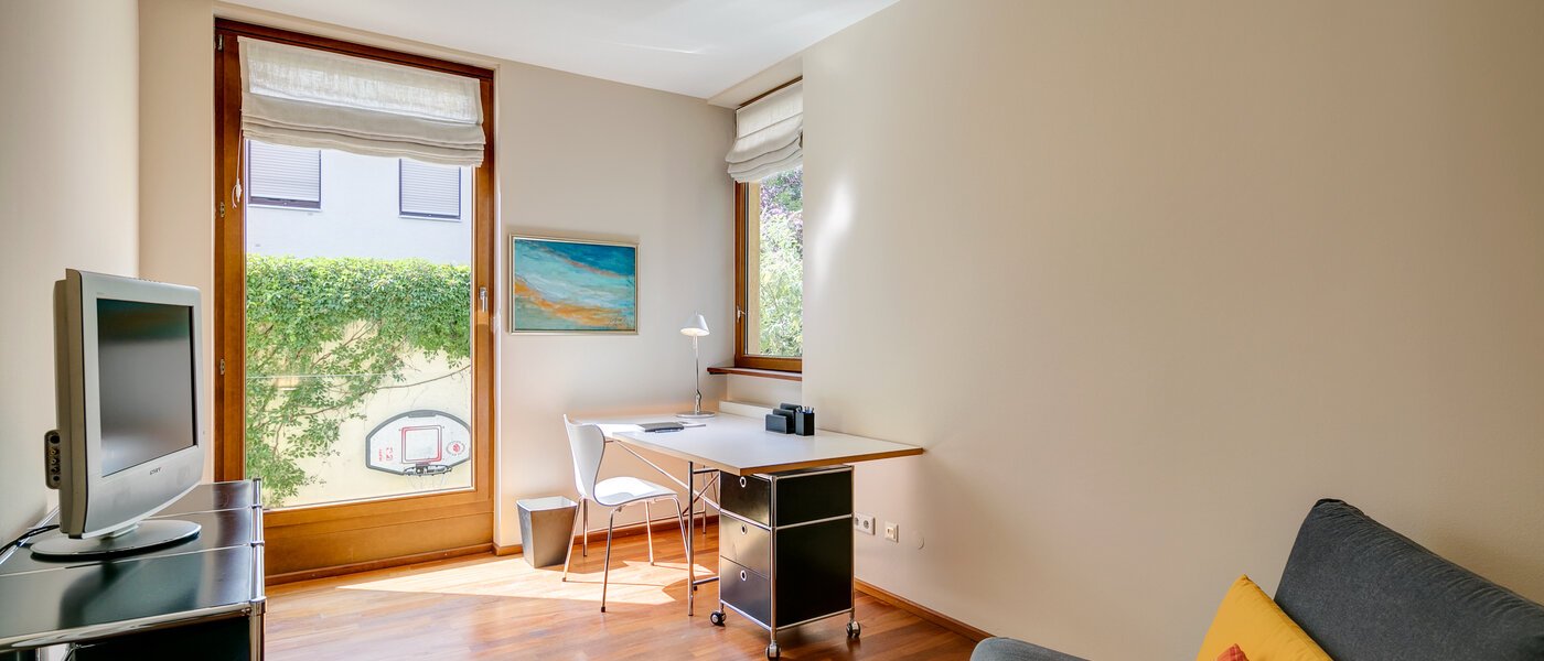 Doppelhaushälfte München Schwabing (links der Leopoldstraße) 02 Arbeitszimmer 3396