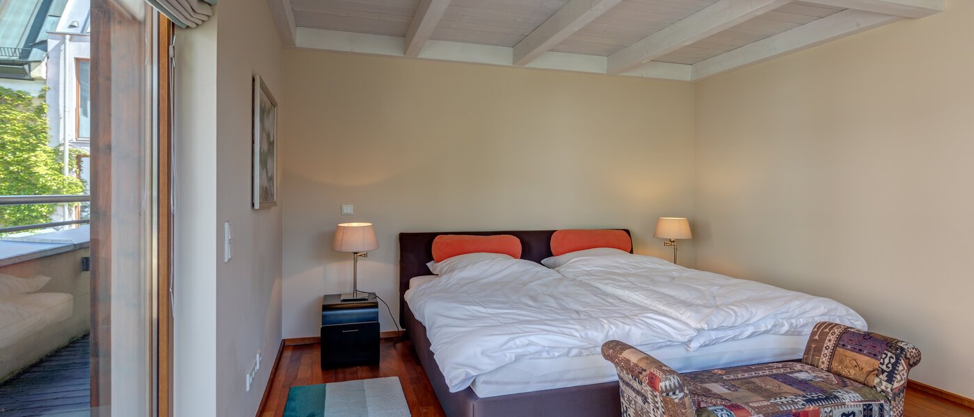 Doppelhaushälfte München Schwabing (links der Leopoldstraße) 02 Schlafzimmer 3396