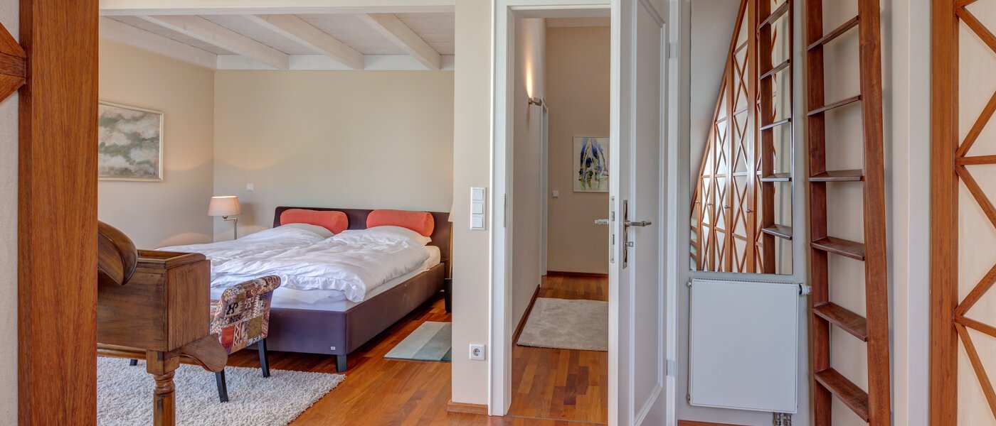 Doppelhaushälfte München Schwabing (links der Leopoldstraße) 03 Schlafzimmer 3396