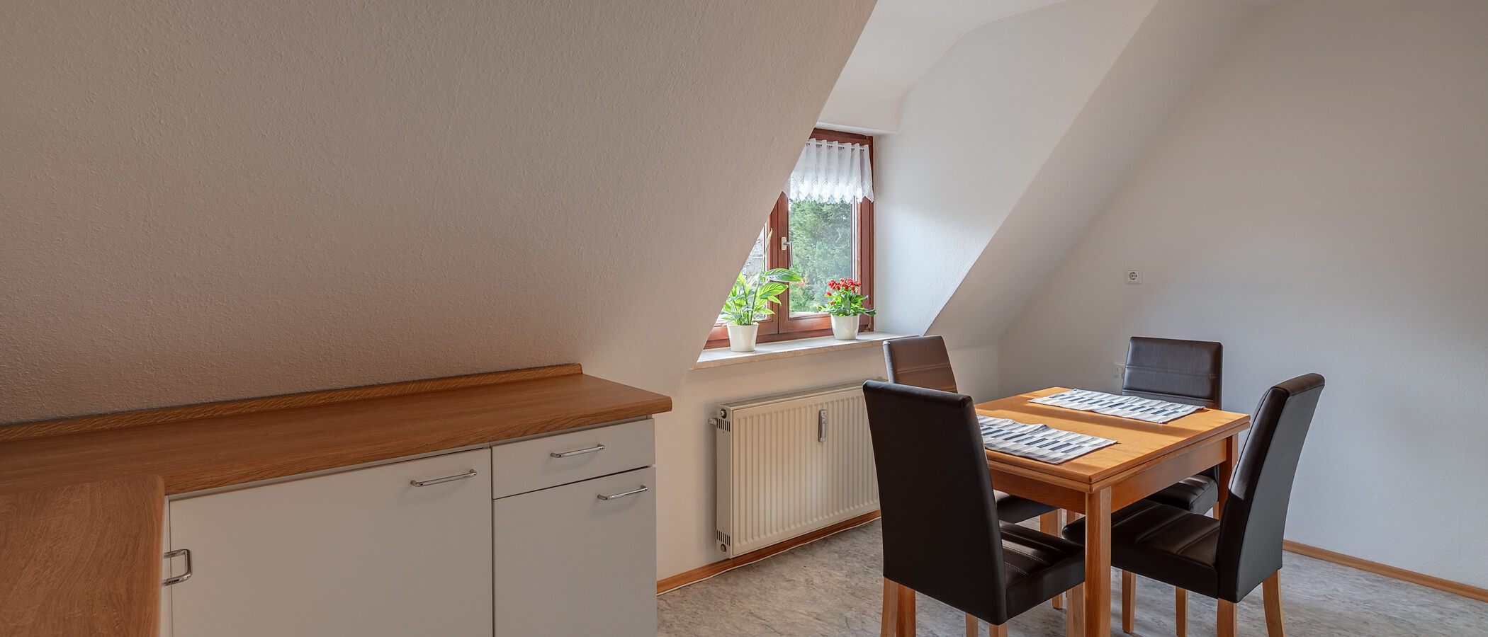 Dachgeschosswohnung Ismaning 02 Küche 3466