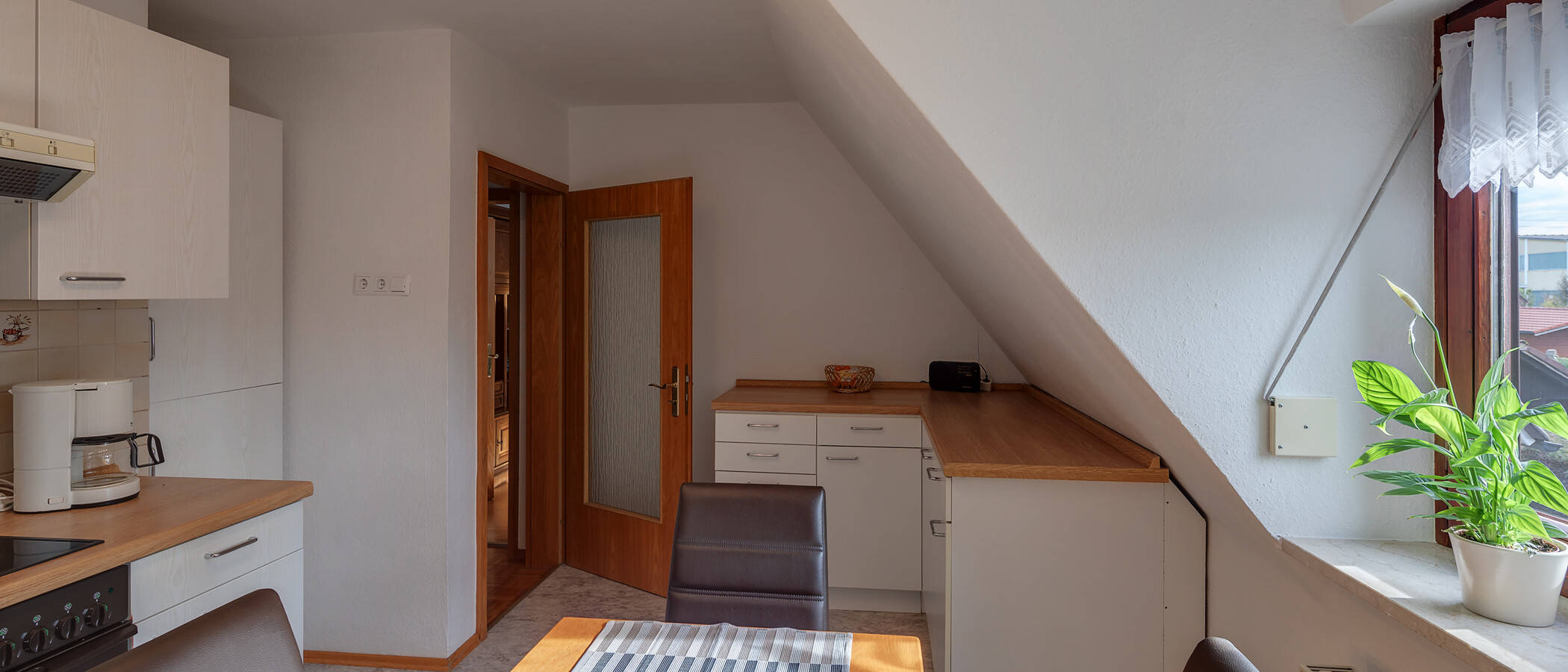 Dachgeschosswohnung Ismaning 03 Küche 3466