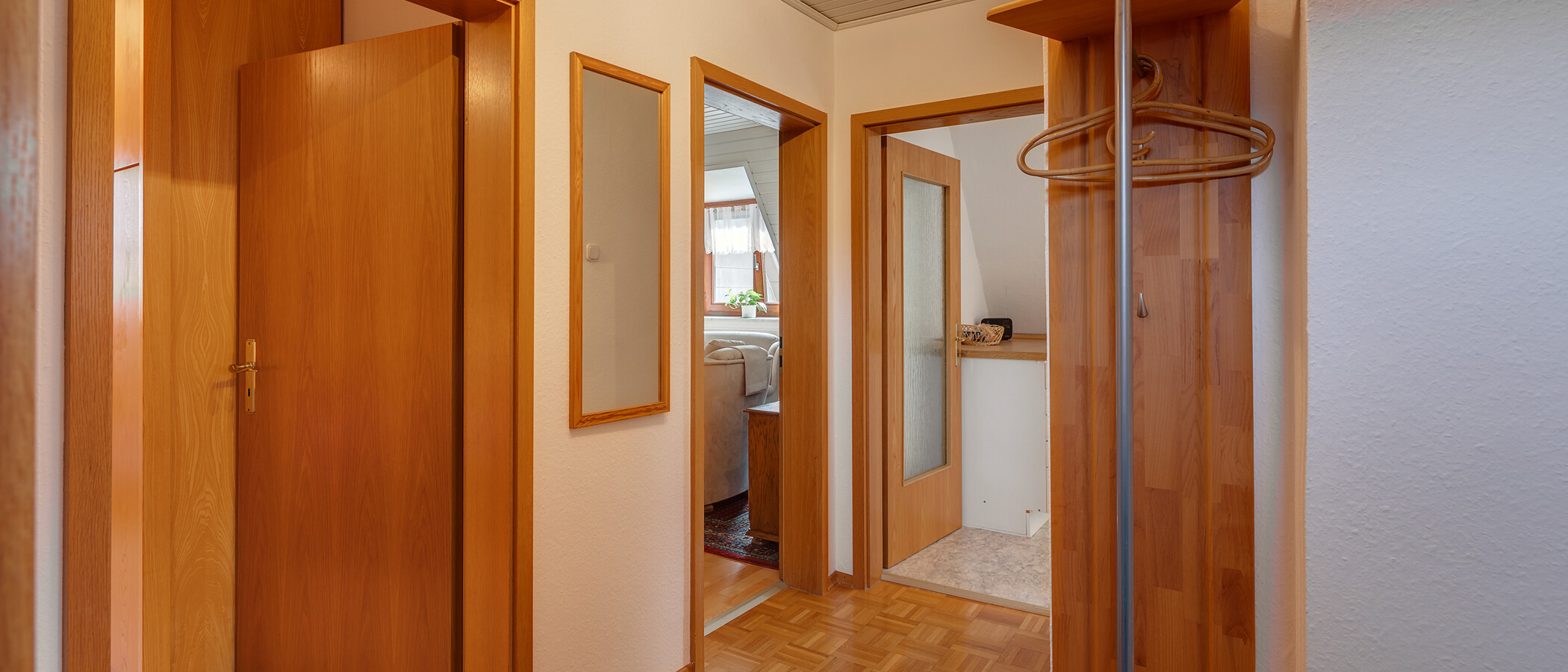 Dachgeschosswohnung Ismaning 01 Flur/Gang 3466