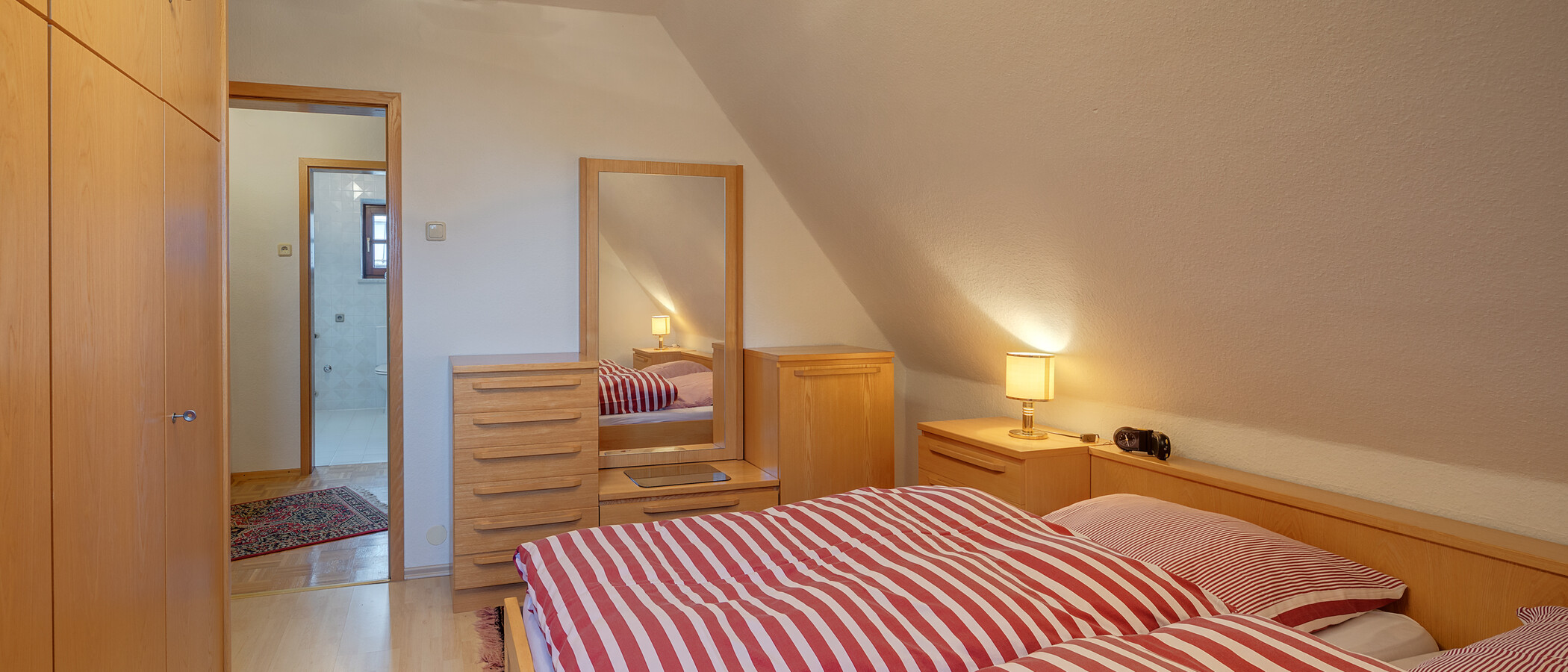 Dachgeschosswohnung Ismaning 03 Schlafzimmer 3466