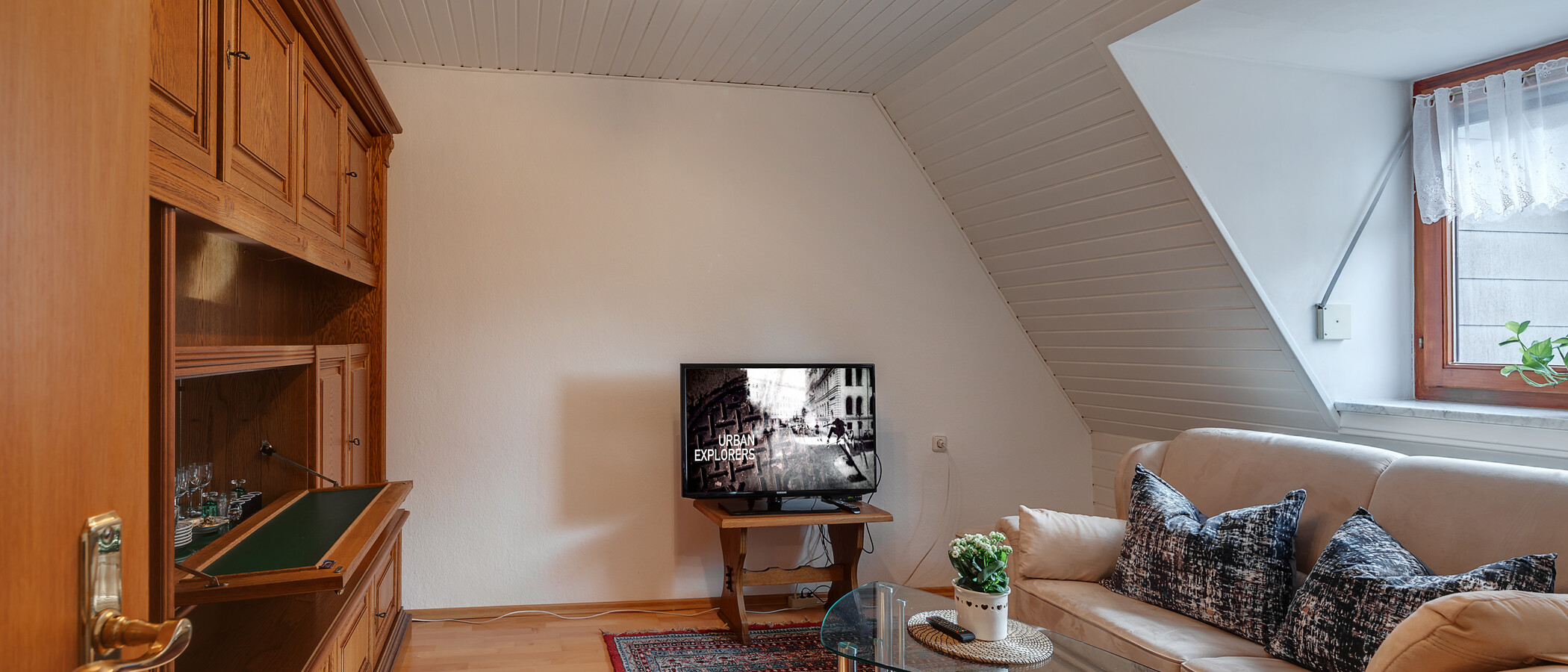 Dachgeschosswohnung Ismaning 02 Wohnzimmer 3466