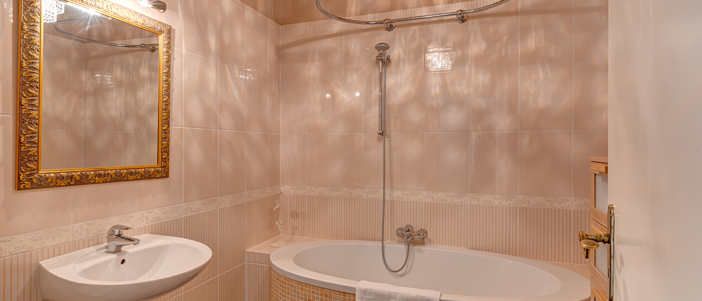 Wohnung München Maxvorstadt - Universitätsviertel 01 Badezimmer 3592