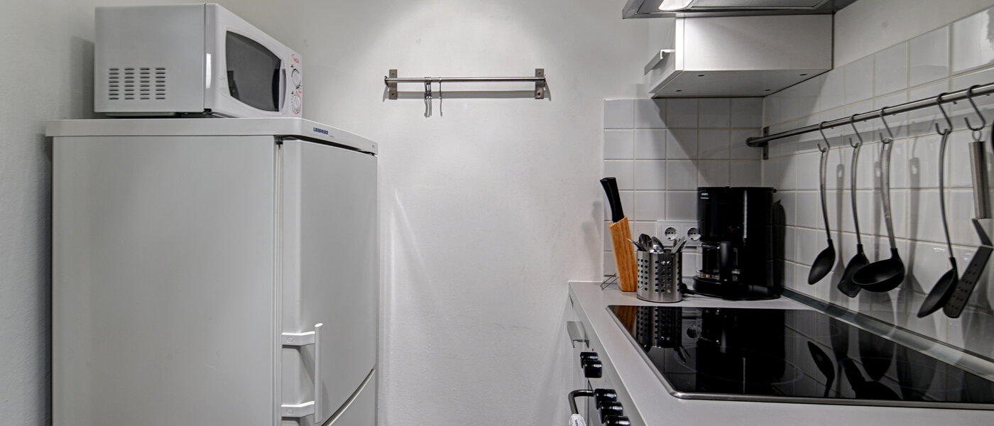 Wohnung München Schwabing (links der Leopoldstraße) 02 Küche 3713